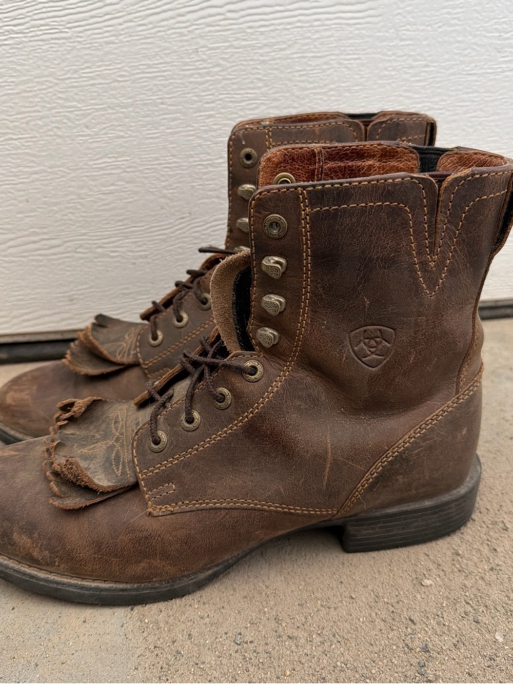 Ariat Brown Lace-Up Women's Leather Ankle Boots size 8.5